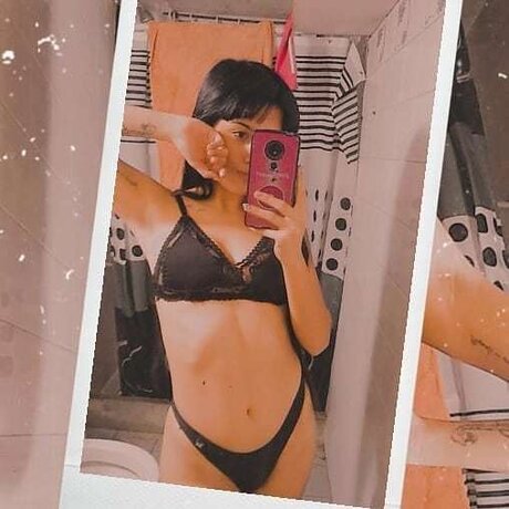 Nøgent lækket OnlyFans-billede af Violeta Pobre