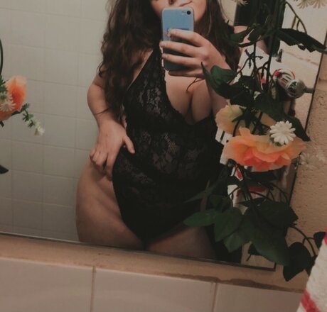 Naakte gelekte OnlyFans-foto van Foreignbabexxx