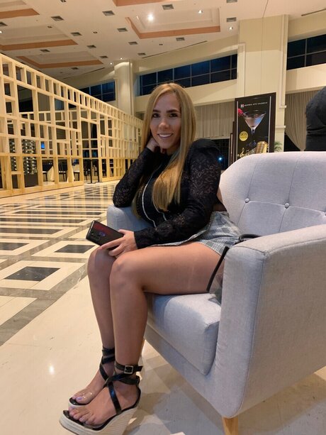 Foto nua vazada do OnlyFans de Antonella 