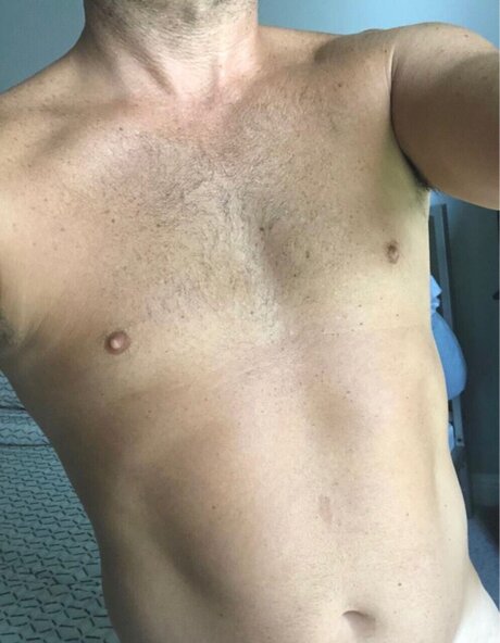 Naken lekkede OnlyFans-bilde av Max