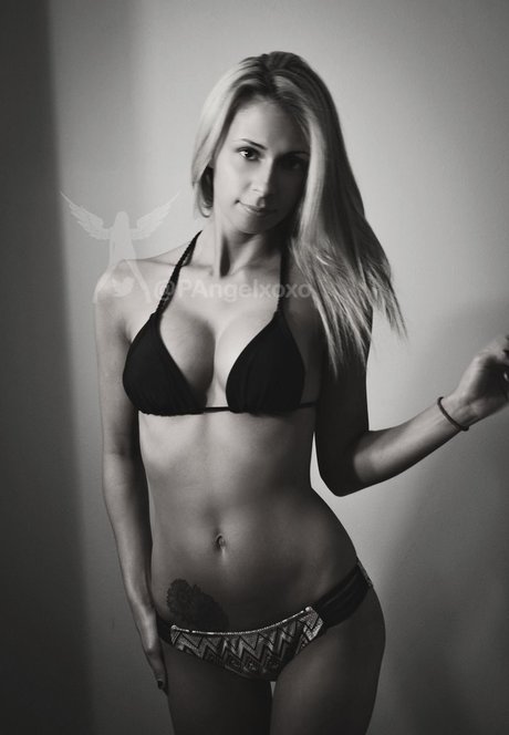 Petiteangelxoxo OnlyFans