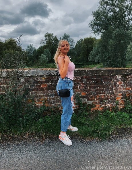 Scarlettskye