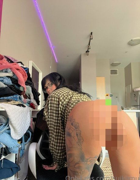 Nahá fotka uniklých OnlyFans od Suikomuu
