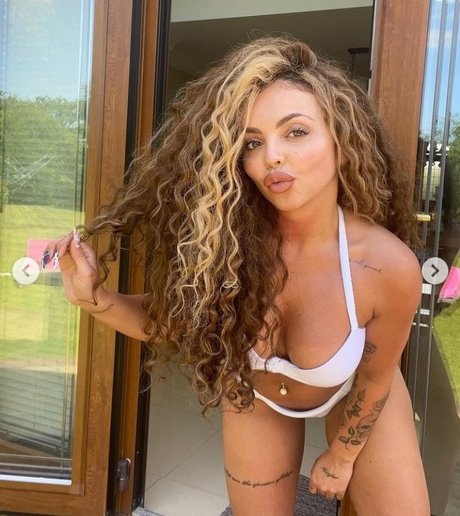 Foto desnuda filtrada de OnlyFans de Jesy Nelson