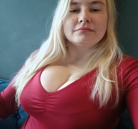 Nahá fotka uniklých OnlyFans od Dejana Savi