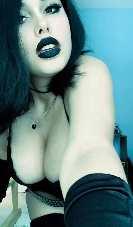 Nahá fotka uniklých OnlyFans od Mariatrevino