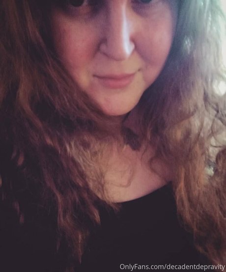 Nahá fotka uniklých OnlyFans od Decadentdepravity