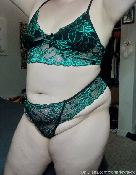 Nahá fotka uniklých OnlyFans od Xoharleyrayxo