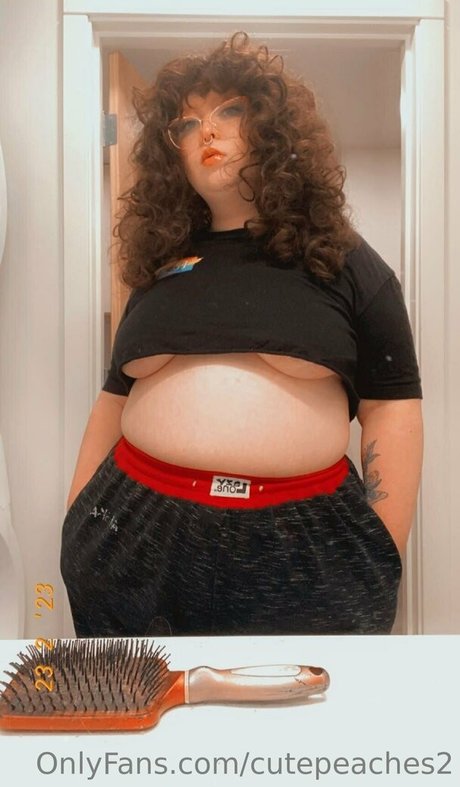 Naakte gelekte OnlyFans-foto van Cutepeaches2