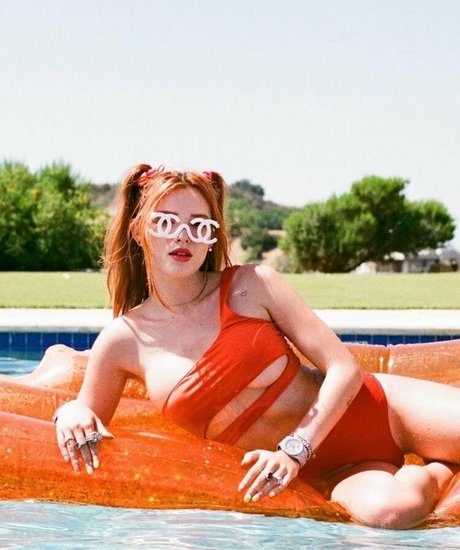 Bella Thorne  nude leaked OnlyFans photo