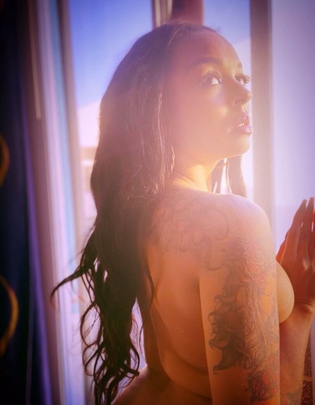 Foto di nudo di fuga di OnlyFans di Luciferxkitty