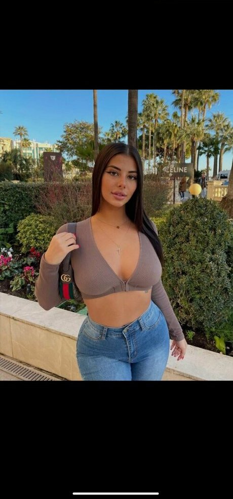 Alasti lekkinud OnlyFans-i pilt Loumrcsl
