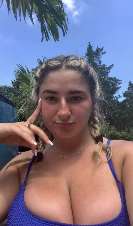 Jolie B
