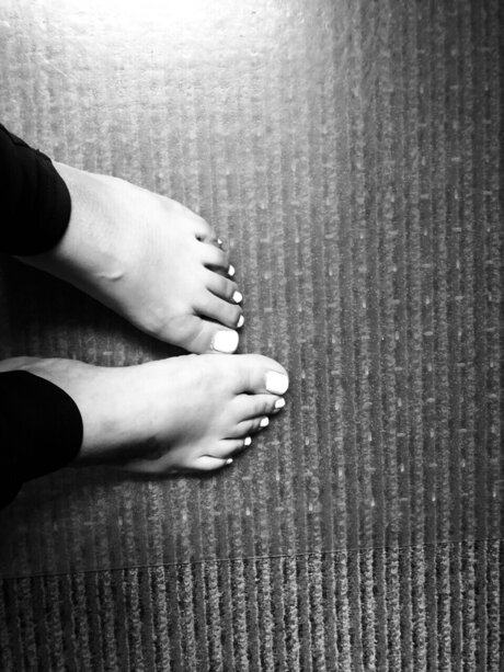 Nacktes geleaktes OnlyFans-Foto von Happyfeetpie247