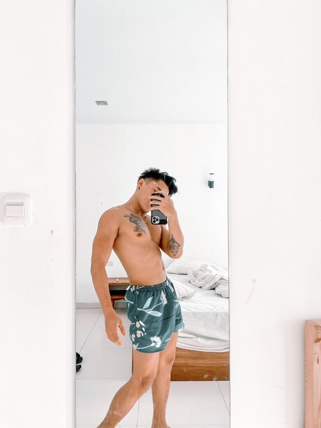 Naken läckt OnlyFans-bild av Adoyakuy