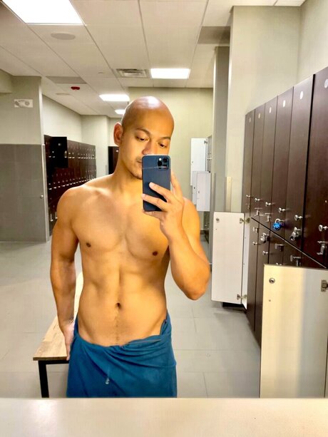Naken läckt OnlyFans-bild av Noah