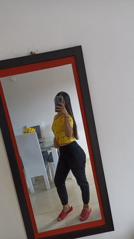 Naken läckt OnlyFans-bild av Luna