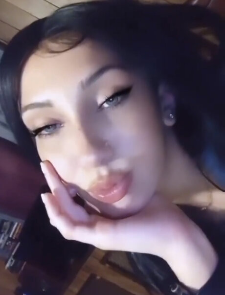 Alaston vuotanut OnlyFans-kuva Modesty Mecca
