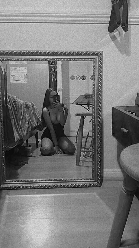 Foto di nudo di fuga di OnlyFans di Paula