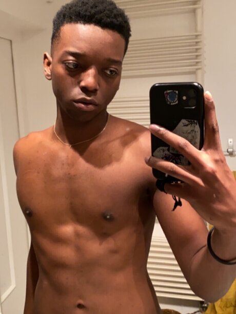 Nahá fotka uniklých OnlyFans od Manu Clout