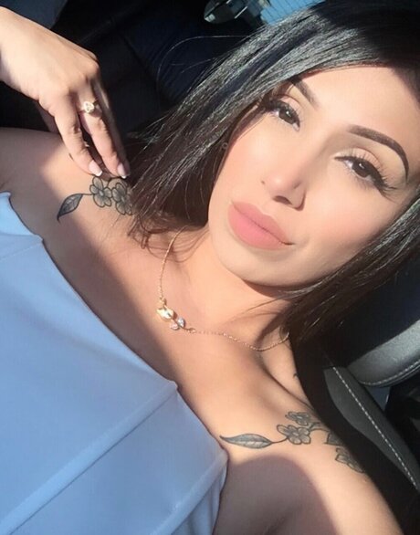 Naakte gelekte OnlyFans-foto van Star Queen