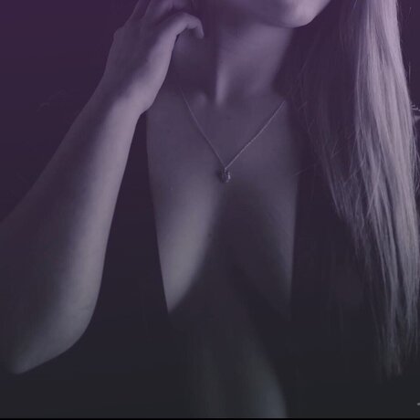 Обнаженная фотография утечки OnlyFans от Tt95