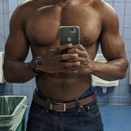 Foto nua vazada do OnlyFans de Rowland