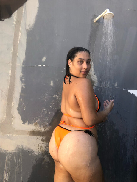 Naken läckt OnlyFans-bild av Rebeca Caroline