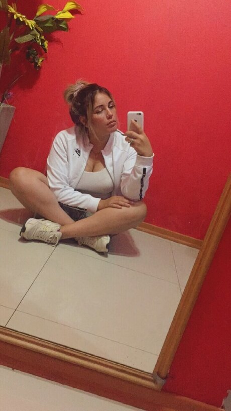 Alaston vuotanut OnlyFans-kuva Melina Romero