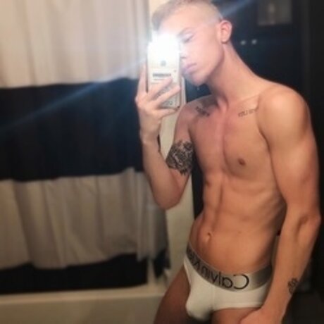 Nahá fotka uniklých OnlyFans od Zach
