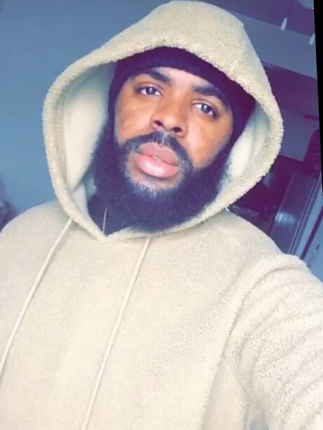 Alaston vuotanut OnlyFans-kuva Miguelscorpio95