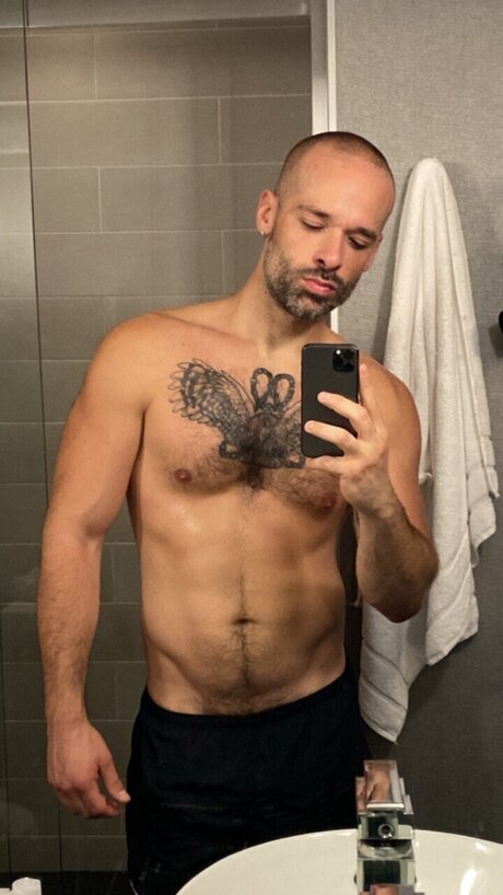 Обнаженная фотография утечки OnlyFans от Sean