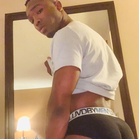 Nahá fotka uniklých OnlyFans od Joshjae