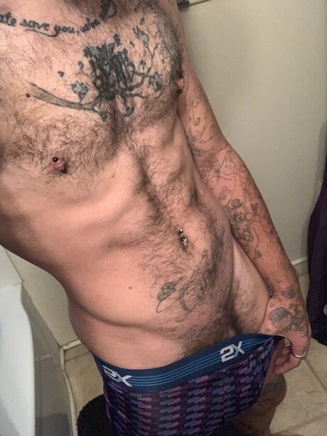 Naakte gelekte OnlyFans-foto van Inkedotter