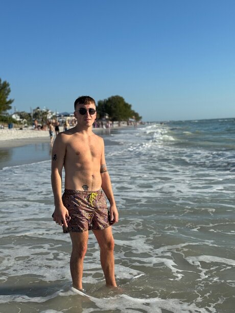 Alasti lekkinud OnlyFans-i pilt Deccodelicious