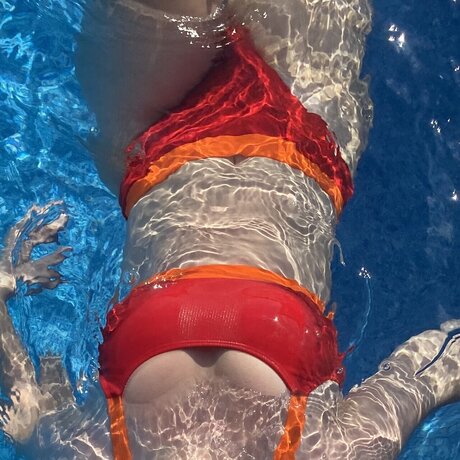 Naken läckt OnlyFans-bild av A