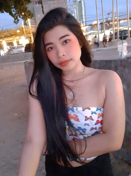 Alaston vuotanut OnlyFans-kuva Pompam Hahaha
