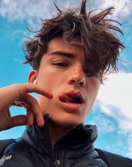 Naakte gelekte OnlyFans-foto van Marcel
