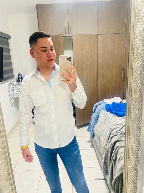 Naakte gelekte OnlyFans-foto van Jorge Lopez