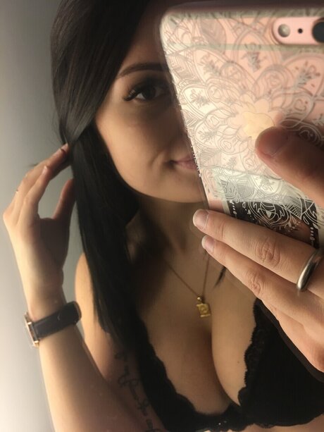 Foto nua vazada do OnlyFans de Katalina