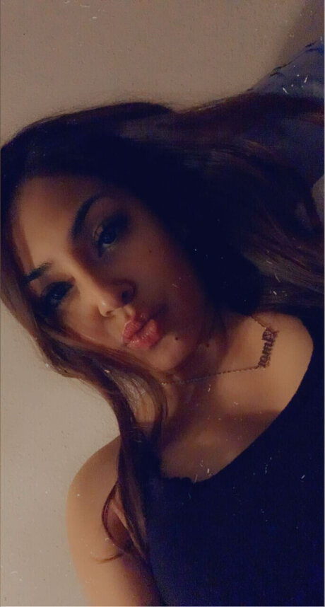 Naakte gelekte OnlyFans-foto van Monique