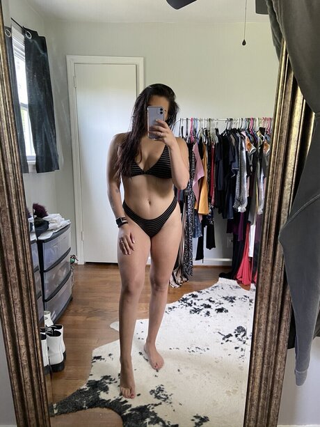 Alaston vuotanut OnlyFans-kuva Steph Baldwin