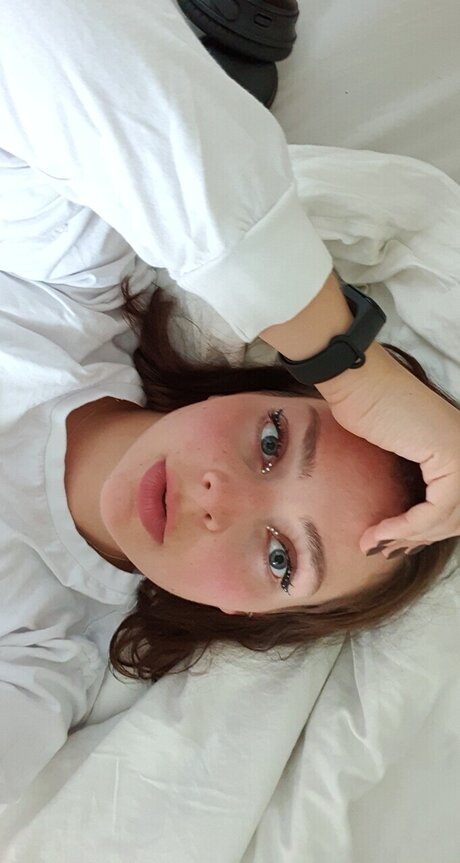 Обнаженная фотография утечки OnlyFans от Ello