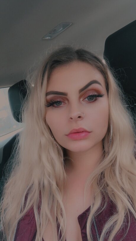 Naakte gelekte OnlyFans-foto van Kimmi