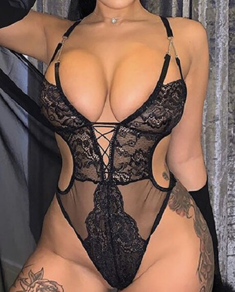Alaston vuotanut OnlyFans-kuva Persuasion22