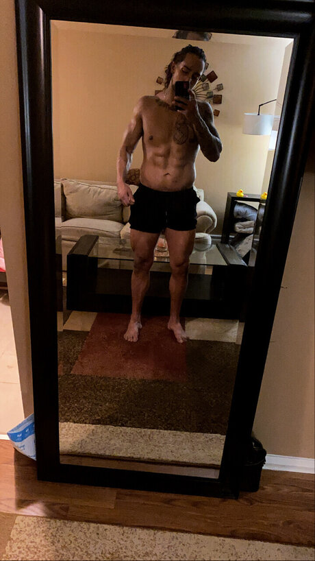 Nøgent lækket OnlyFans-billede af Alex Garcia