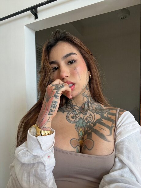 Alaston vuotanut OnlyFans-kuva Paula
