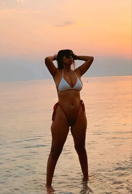Nagie wyciekłe zdjęcie OnlyFans od Aliboni