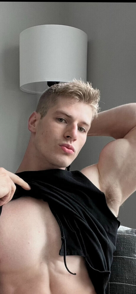 Naakte gelekte OnlyFans-foto van Daddypat69