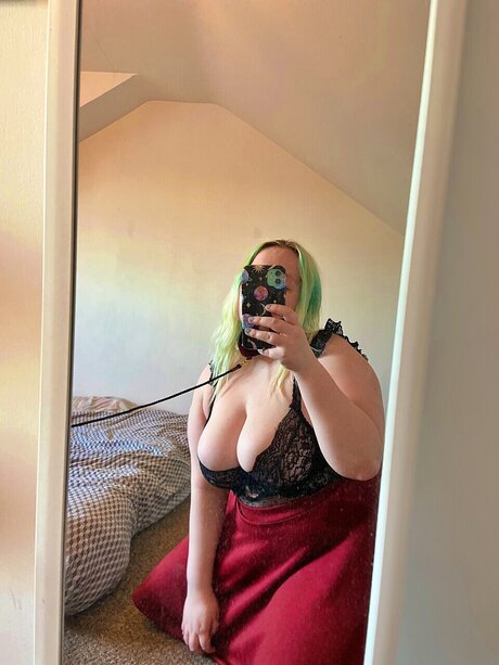 Alasti lekkinud OnlyFans-i pilt Lucia